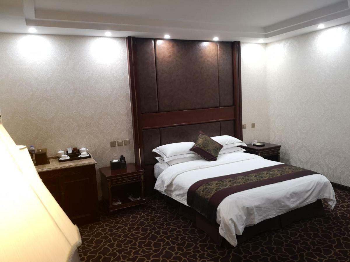 Beijing Commercial Business Hotel Exterior photo