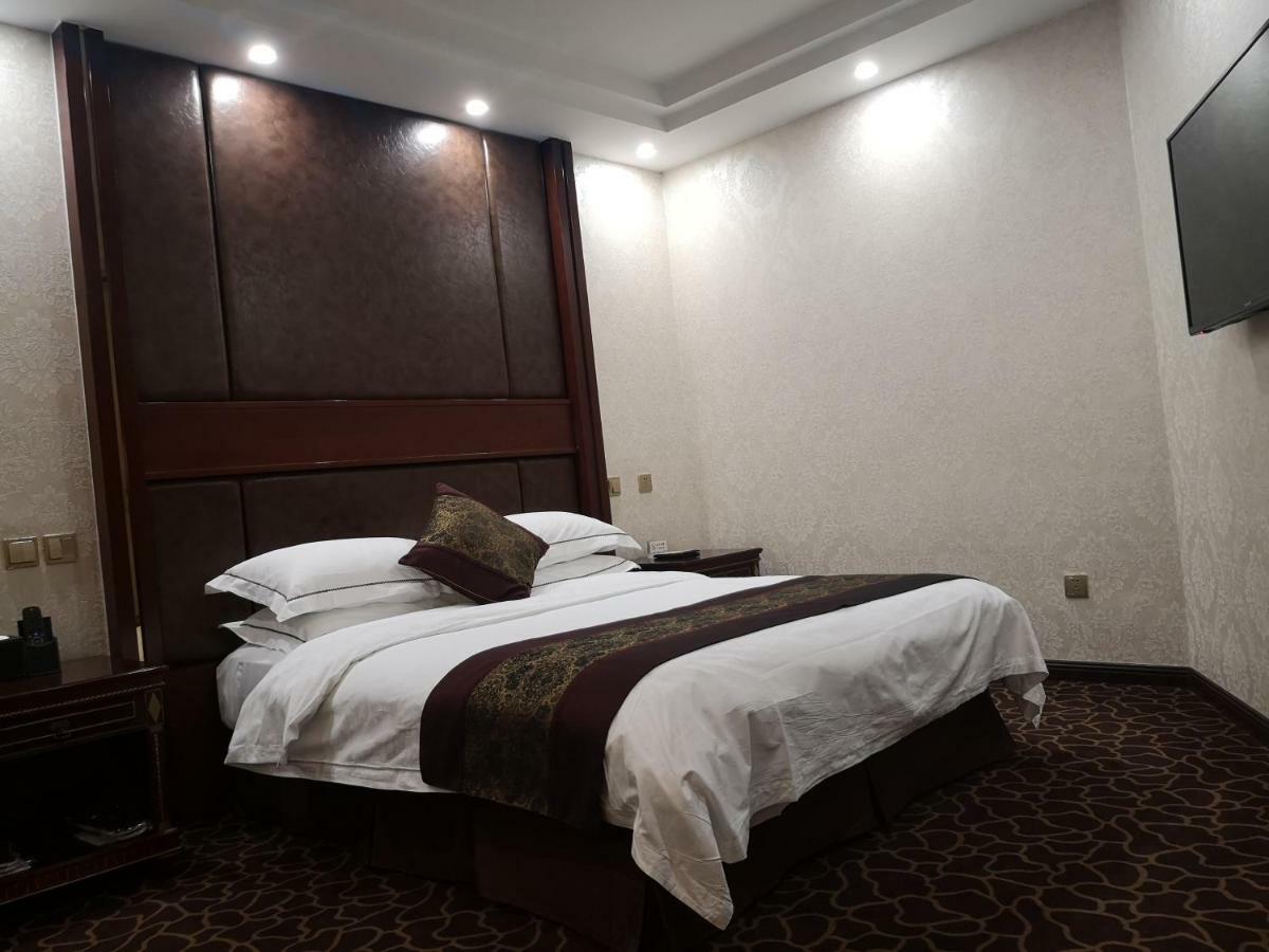 Beijing Commercial Business Hotel Exterior photo