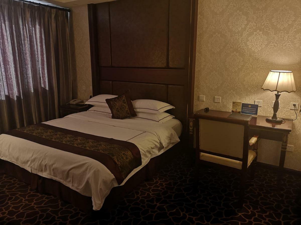 Beijing Commercial Business Hotel Exterior photo